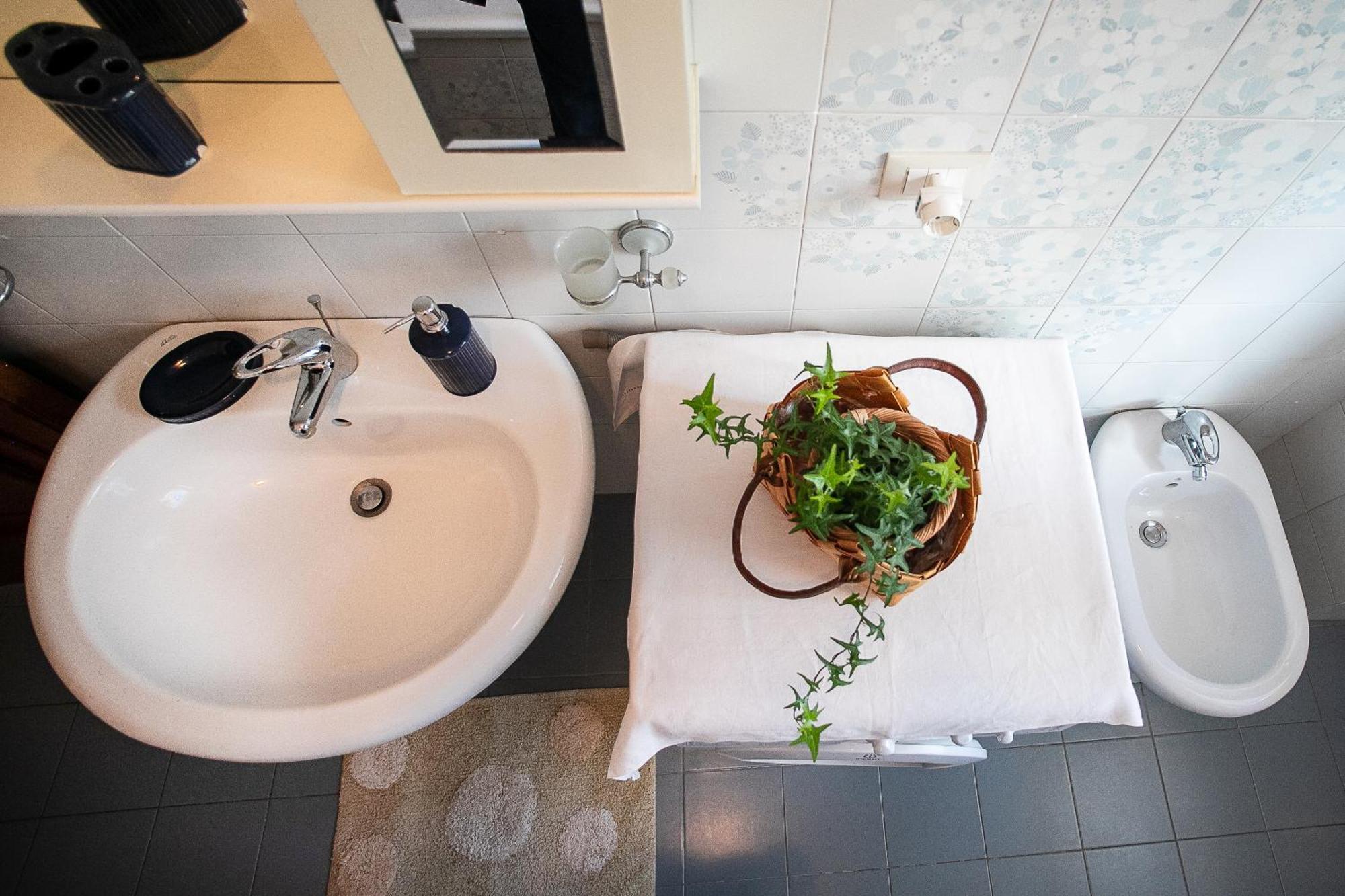 Monte Camicia - Cozy Home In City Center-Spacious-Free Parking LʼAquila Exteriör bild