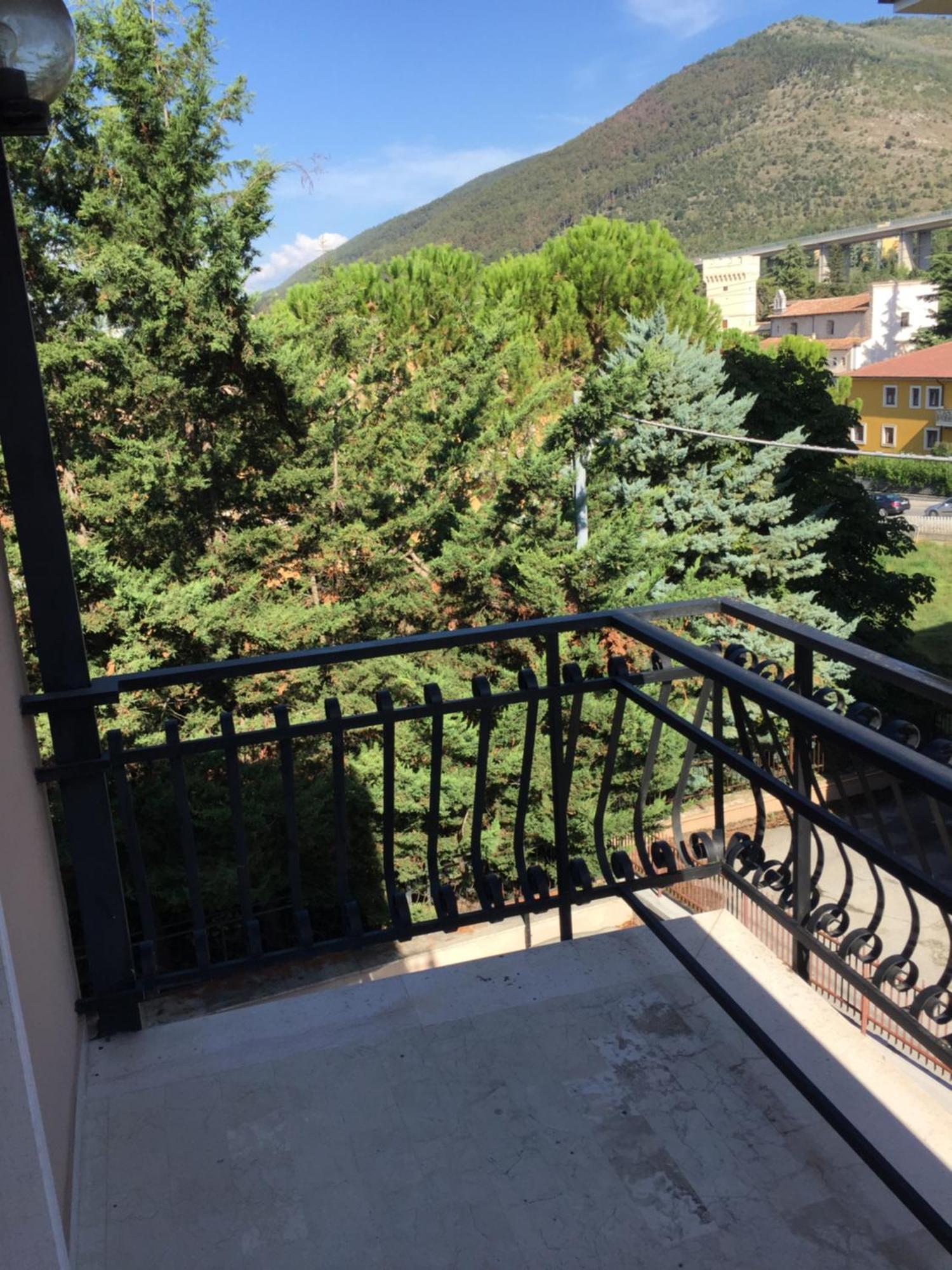 Monte Camicia - Cozy Home In City Center-Spacious-Free Parking LʼAquila Exteriör bild
